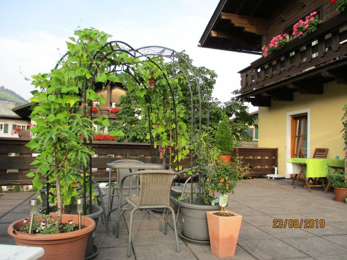 Haus Am Dorfplatz Apartamento Uttendorf Exterior foto